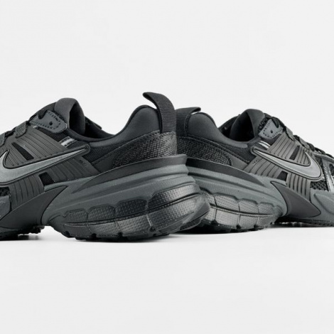 Кроссовки Nike V2K Run