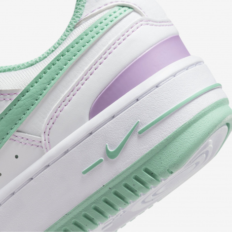 Кросівки Nike GAMMA FORCE білі FN7109-100