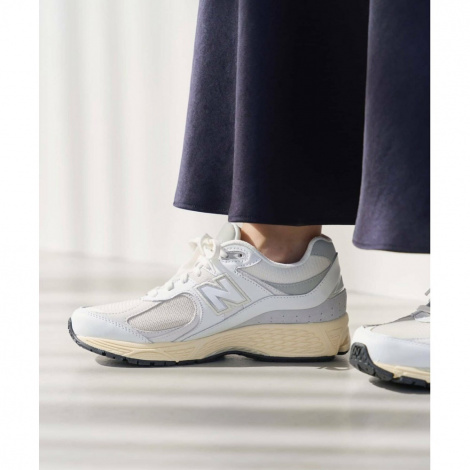 Кросівки New Balance 2002R