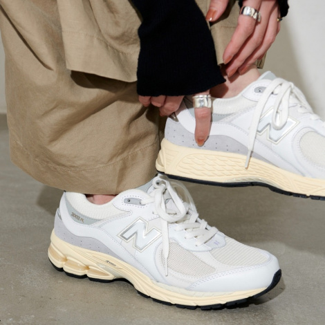 Кросівки New Balance 2002R