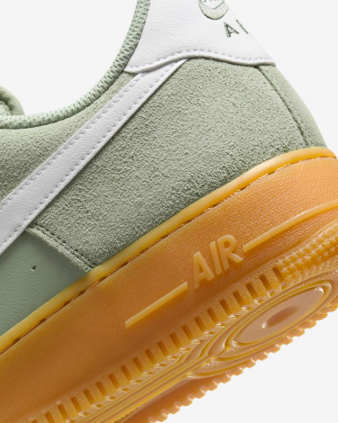 Кроссовки Nike Air Force 1 07 Lv 8