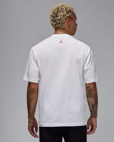 Футболка Nike AJ1 BRAND SNEAKER PATCH біла HJ2326-100