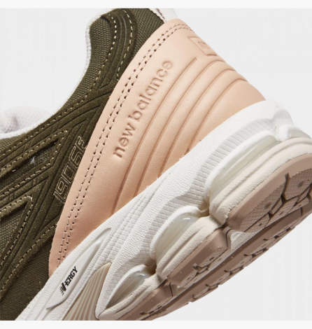 Кросівки New Balance 1906R