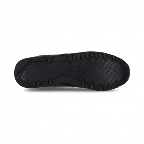 Кросівки Kelme VICTORY чорні 52.186.0026W