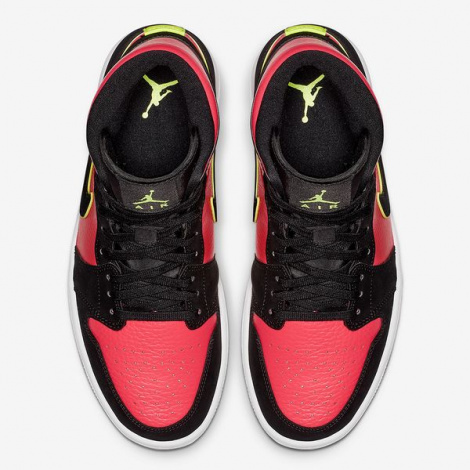 Кроссовки W Jordan 1 Mid Hot Punch