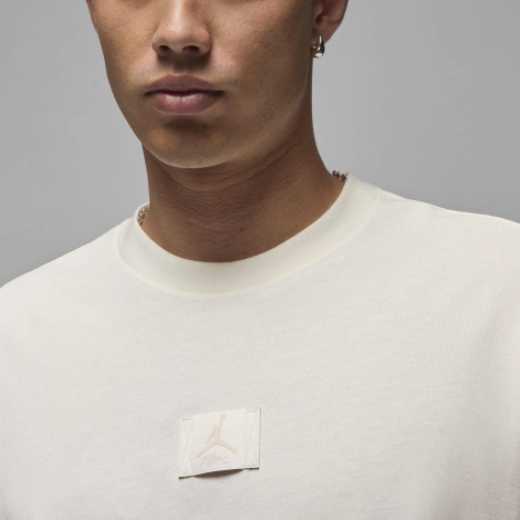 Футболка Nike JORDAN FLIGHT ESSENTIALS 85 молочна FZ1912-133