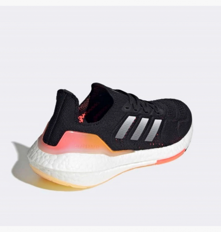 Кросівки Adidas Ultraboost 22