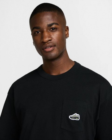 Футболка Nike MAX90 SNEAKER PATCH POCKET чорна HJ0574-010