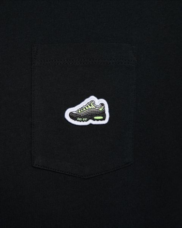 Футболка Nike MAX90 SNEAKER PATCH POCKET чорна HJ0574-010