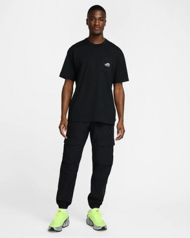 Футболка Nike MAX90 SNEAKER PATCH POCKET чорна HJ0574-010