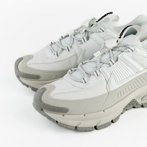 Кроссовки Nike Zoom Vomero Roam