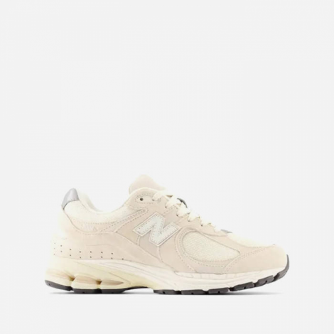 Кроссовки New Balance 2002R бежевые M2002RCC
