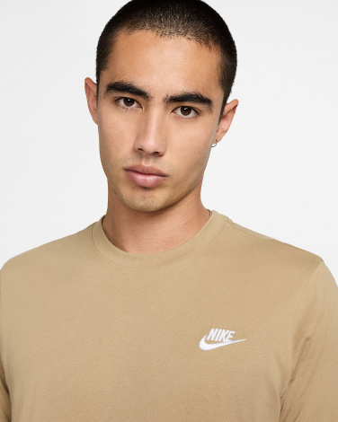 Футболка Nike SPORTSWEAR CLUB TEE бежева AR4997-297