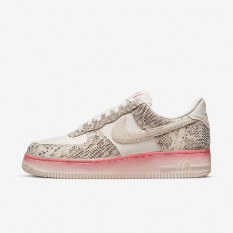 Кроссовки Nike Wmns Air Force 1 07 Lx