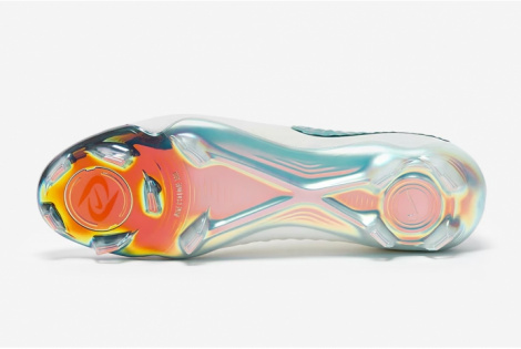 Футбольные бутсы Nike Phantom GX II Elite LV8 FG HV4890-100