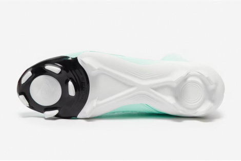 Футбольні бутси Nike Phantom Luna II Academy MG FD6725-300
