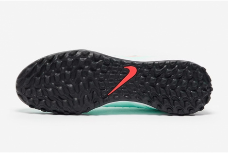 Сороконіжки Nike Phantom Luna II Academy TF FJ2566-300