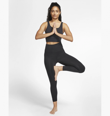 Топ Nike The Yoga Luxe Crop Tank