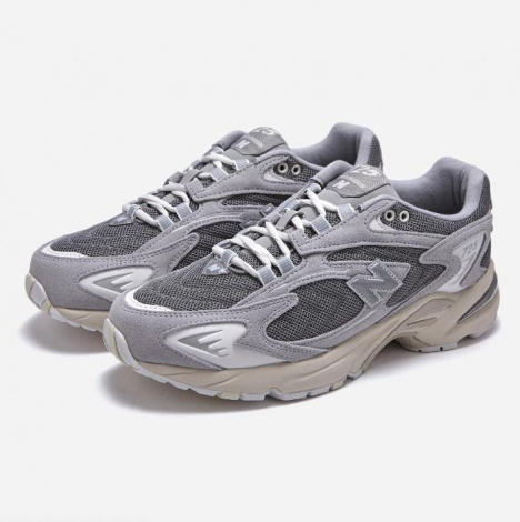 Кросівки New Balance 725 сіро-бежеві ML725AA