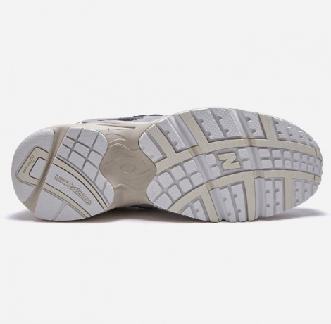 Кросівки New Balance 725 сіро-бежеві ML725AA