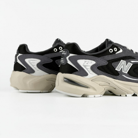 Кросівки New Balance 725 темно-сіро-чорно-білі ML725AC