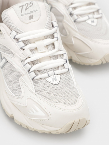 Кросівки New Balance 725 молочні ML725AL