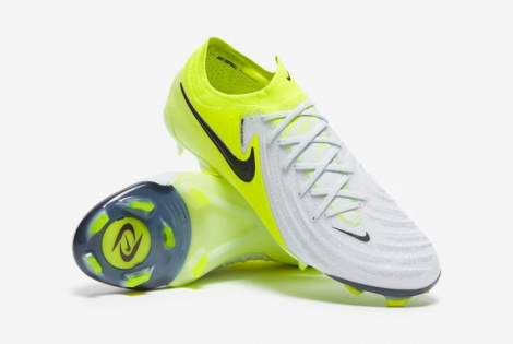 Дитячі футбольні бутси Nike Phantom GX II Elite FG Junior FJ2559-003