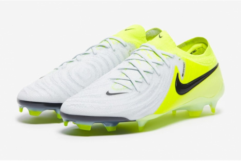 Дитячі футбольні бутси Nike Phantom GX II Elite FG Junior FJ2559-003
