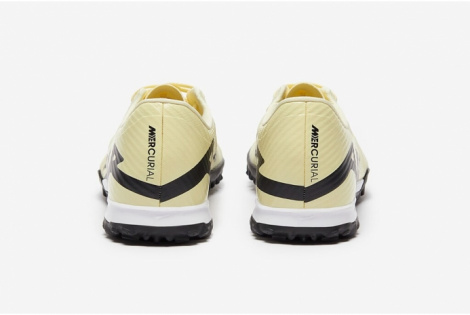 Сороконіжки Nike Air Zoom Mercurial Vapor 15 Academy TF DJ5635-700