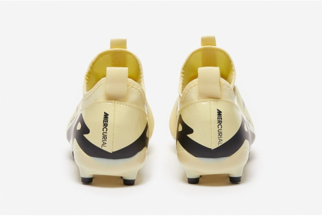 Дитячі футбольні бутси Nike Air Zoom Mercurial Vapor 15 Academy MG Junior DJ5617-700