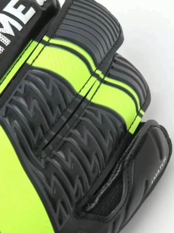 Воротарські рукавиці Kelme ARQUERO чорно-салатові 8101ST5003.9010