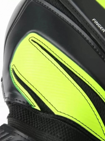 Воротарські рукавиці Kelme ARQUERO чорно-салатові 8101ST5003.9010
