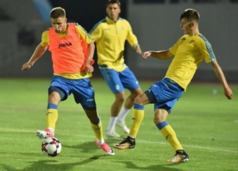 Манішка червона Joma 905,106