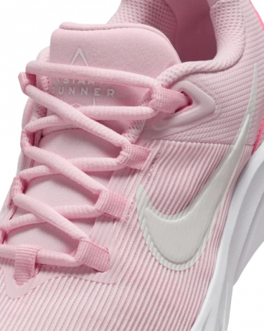 Кросівки бігові підліткові Nike STAR RUNNER 4 NN (GS) світло-рожеві DX7615-602