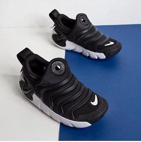 Кросівки дитячі Nike DYNAMO GO (PS) чорні DH3437-001