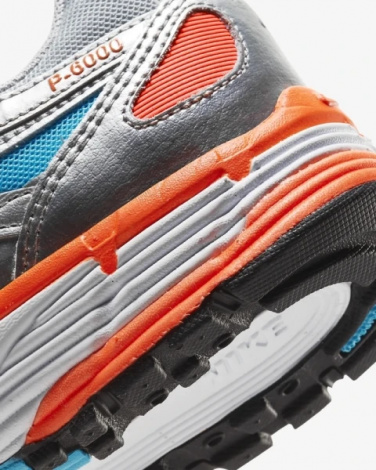 Кроссовки женские Nike W NIKE P-6000 серебряно-оранжевые CT3751-001