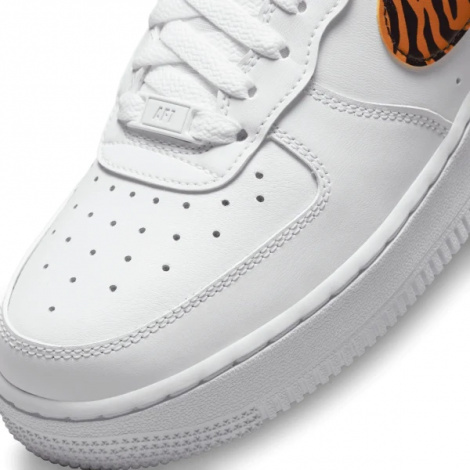 Кросівки жіночі Nike WMNS AIR FORCE 1 07 біло-жовтогарячі DD8959-108