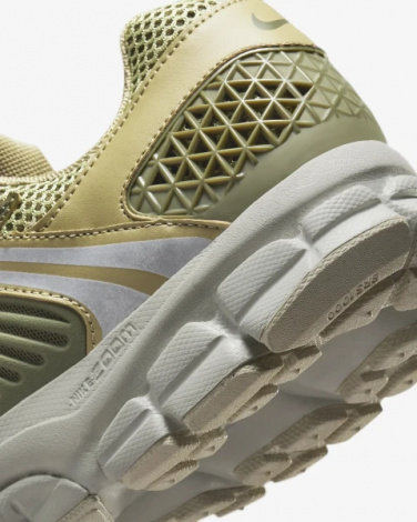 Кроссовки Nike ZOOM VOMERO 5 оливковые FJ1915-200