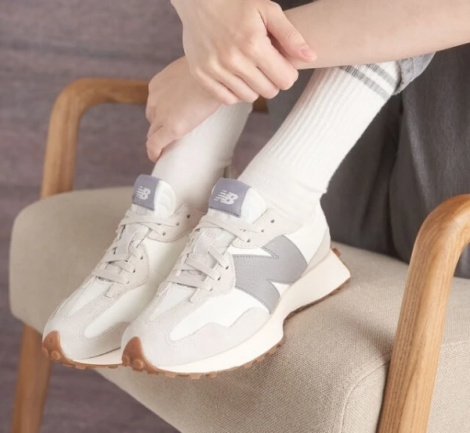 Кросівки New Balance 327 біло-сірі U327LT