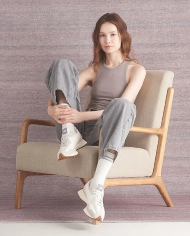 Кросівки New Balance 327 біло-сірі U327LT