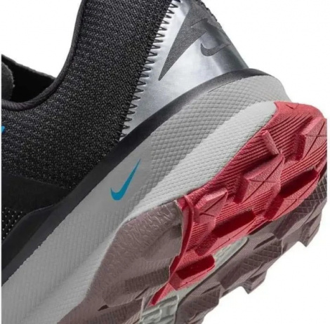 Кросівки для трейлраннінгу Nike REACT TERRA KIGER 9 чорні DR2693-002