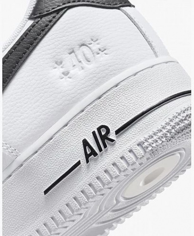Кросівки Nike AIR FORCE 1 07 LV8 біло-чорні DQ7658-100