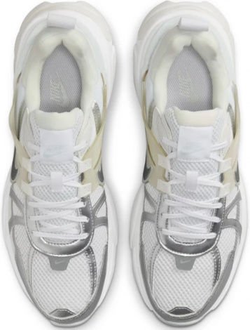 Кроссовки женские Nike V2K RUN бело-серебряные FD0736-104
