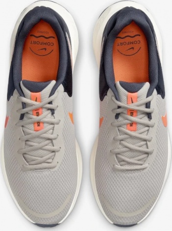 Кроссовки Nike Revolution 7