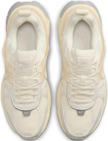Кросівки Nike V2K RUN бежево-сірі HQ1512-110