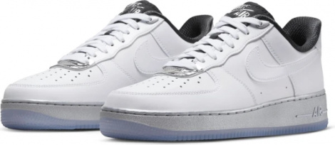 Кросівки жіночі Nike WMNS AIR FORCE 1 07 SE білі DX6764-100