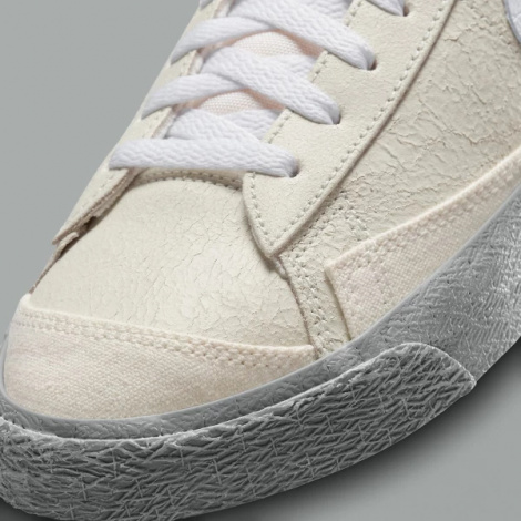 Кеди Nike BLAZER MID 77 SE бежеві DV0797-100