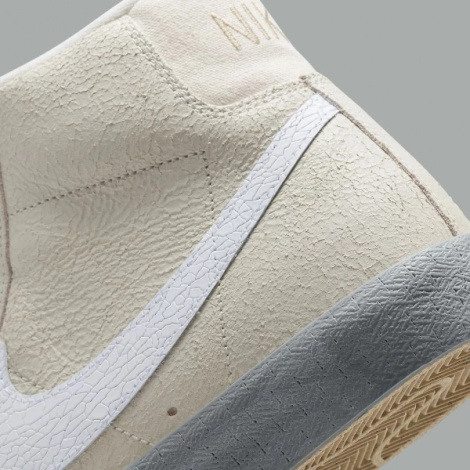 Кеди Nike BLAZER MID 77 SE бежеві DV0797-100