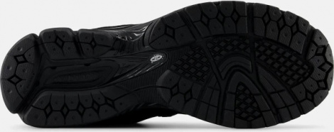 Кросівки New Balance 2002R чорні M2002WB