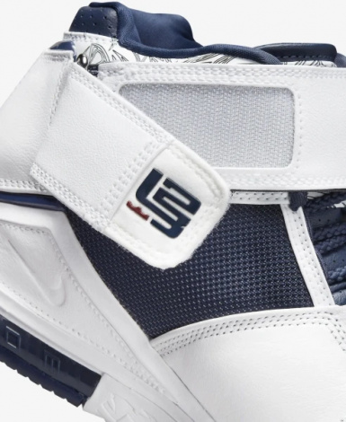 Кросівки баскетбольні Nike ZOOM LEBRON II біло-темно-сині DR0826-100